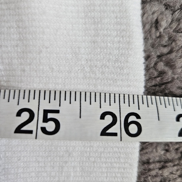 Hello Kitty Sanrio Graphic Crew Neck Sweatshirt Sz XL - Picture 6 of 7